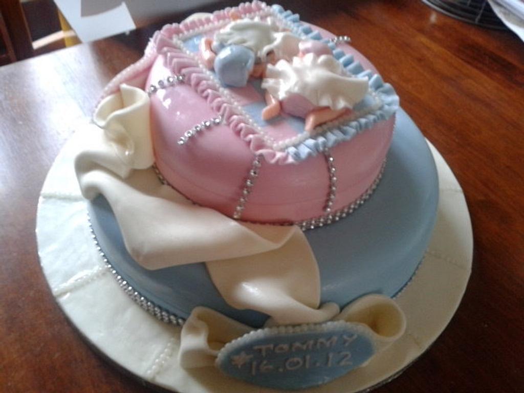 double-christening-cake-cake-by-little-lovebirds-cakesdecor