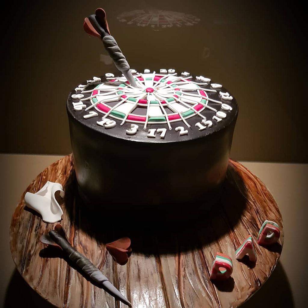 Dart Cake Cake By Su Cake Artist Cakesdecor