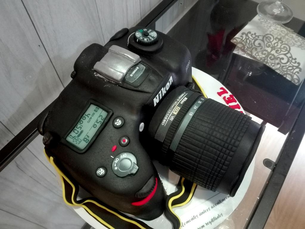 Nikon cake - Cake by Maria Ferreira - CakesDecor