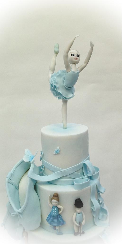 Just Dance - Cake by Samantha's Cake Design - CakesDecor