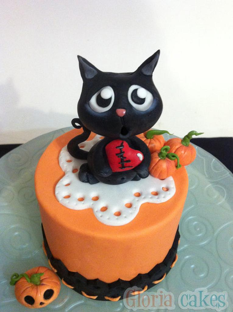 Halloween black cat - Cake by GloriaCakes - CakesDecor