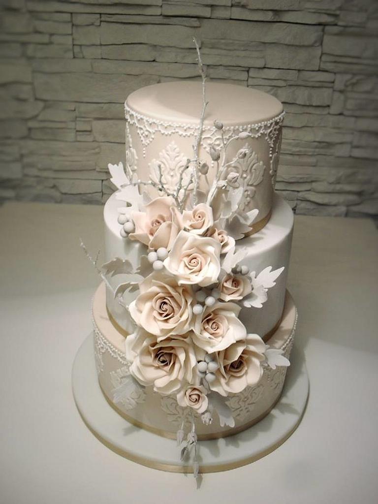 winter wedding cake - Cake by timea - CakesDecor