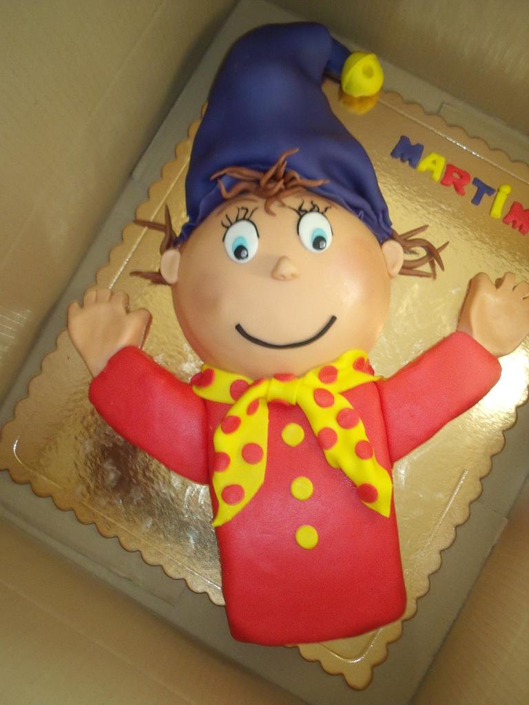 Noddy Birthday Cake - Decorated Cake by Lígia - CakesDecor Noddy Birthday Cake - Decorated Cake by Lígia - CakesDecor