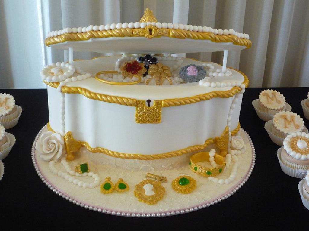 Indian Jewellery cake | Indian cake, Cake decorating videos, New cake design