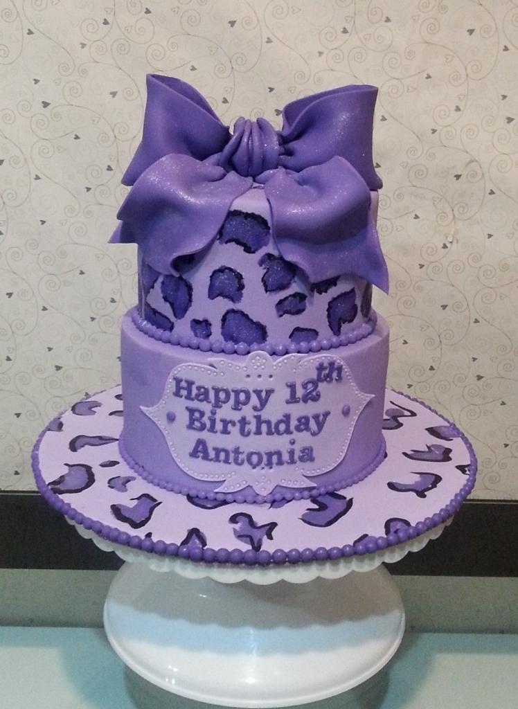 Purple cake - Cake by The Custom Piece of Cake - CakesDecor