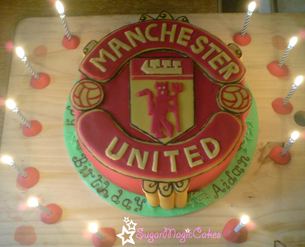 Manchester United Badge - Cake by SugarMagicCakes - CakesDecor