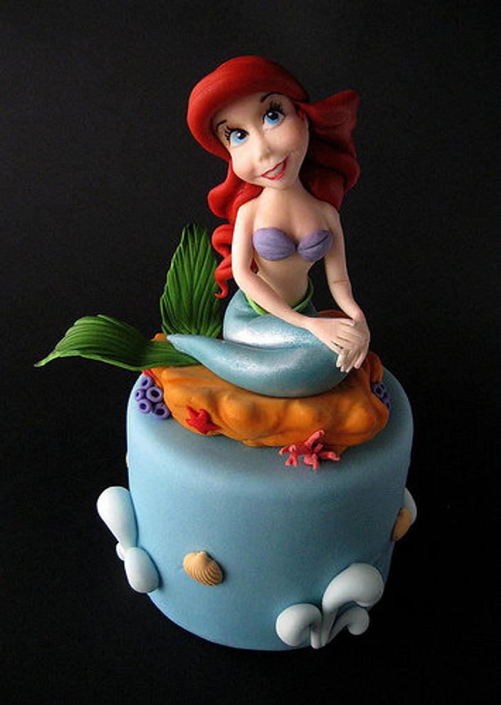 The Little Mermaid themed birthday cake🧜‍♀️ ✨ Fondant decorating ✨cake  topper @karinacrafting_ ✨ Vainilla flavor Swiss meringue… | Instagram