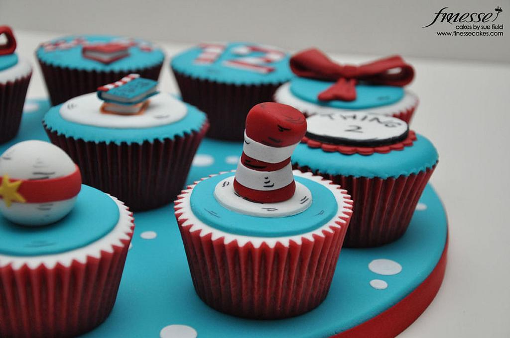 Cat In The Hat Cupcakes - Cake by Sue Field - CakesDecor