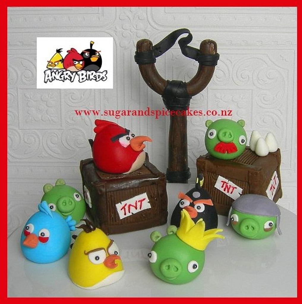 Amazing 3D Angry Birds Birthday Cake {Cake Magic} - Maple Leaf Mommy