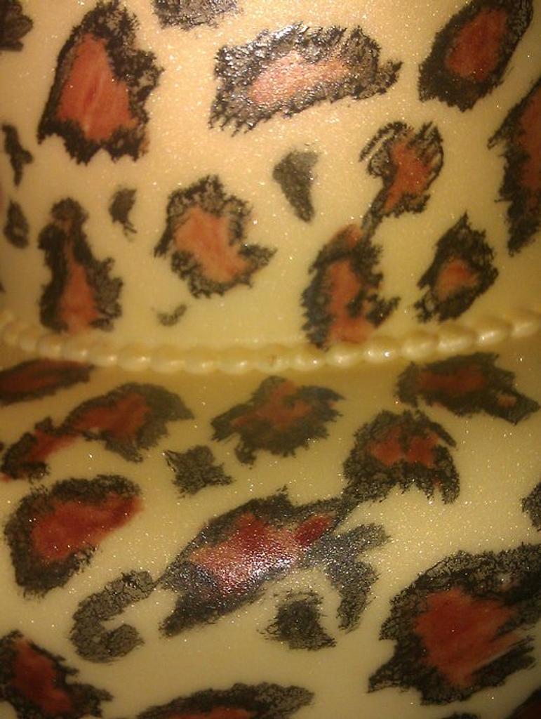 leopard print - Cake by tiger - CakesDecor
