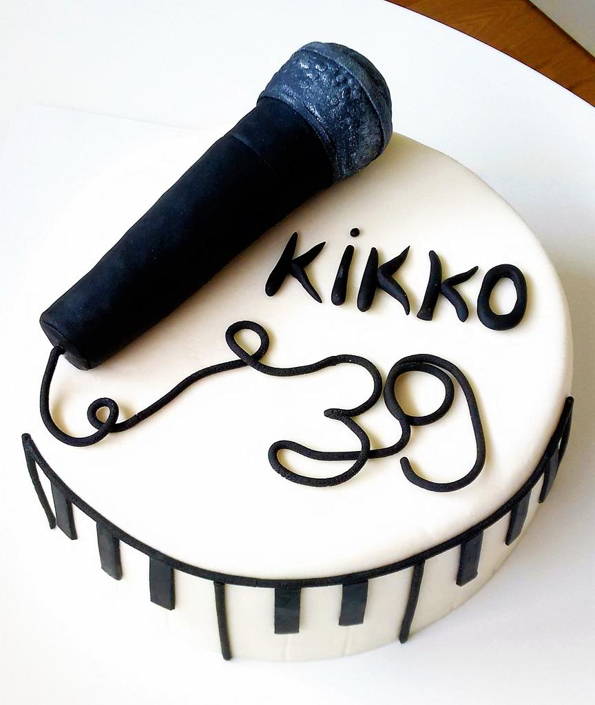 Singer and musician cake