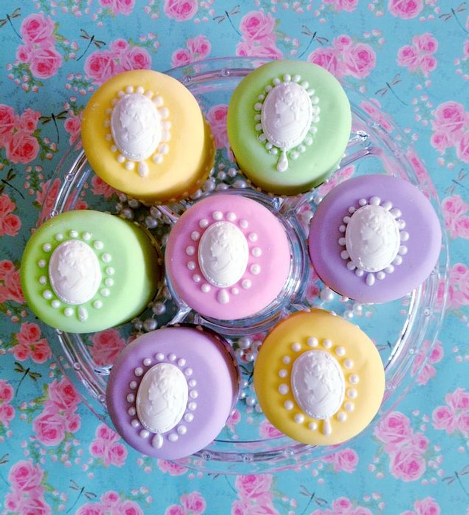 Mini Cameo Cakes in candy shades Cake by prettypetal CakesDecor