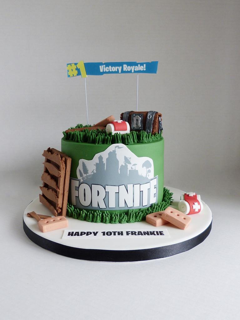 The Fortnite Cake - Simply Cupcakes