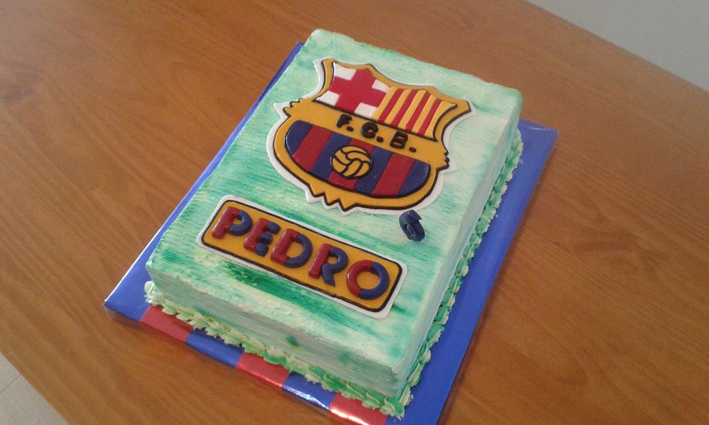 CAKE SHIELD . BARCELONA - Decorated Cake by Camelia - CakesDecor