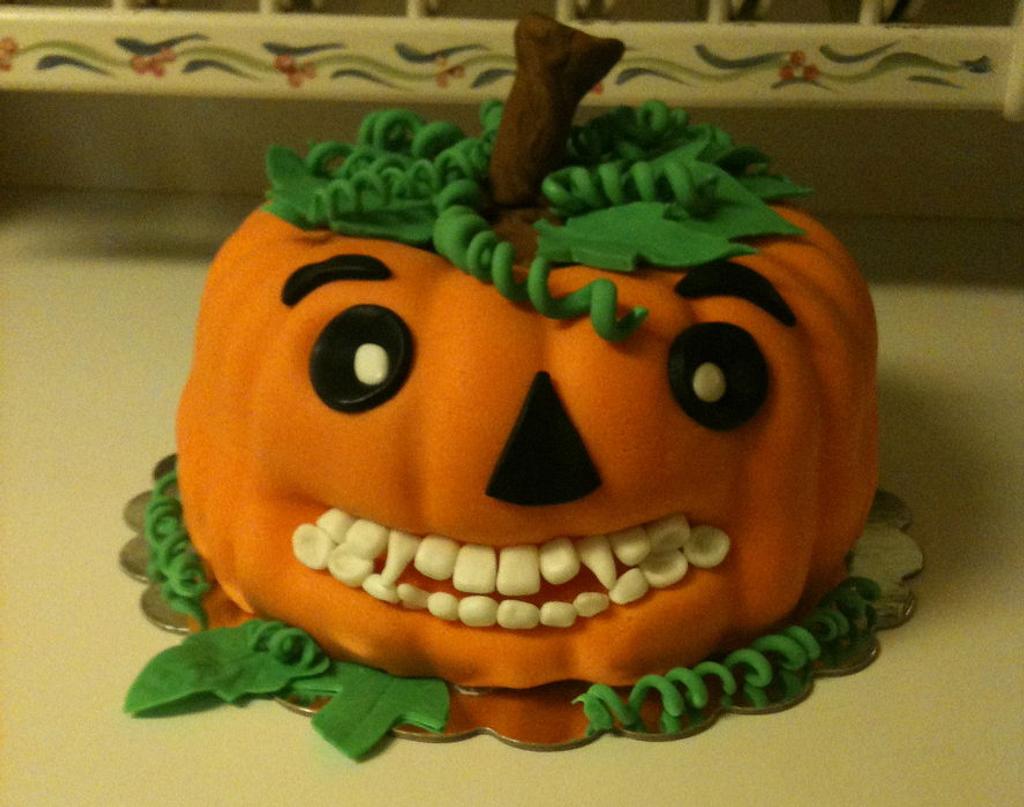 Specialty Pumpkin Cake - Specialty Cake Creations