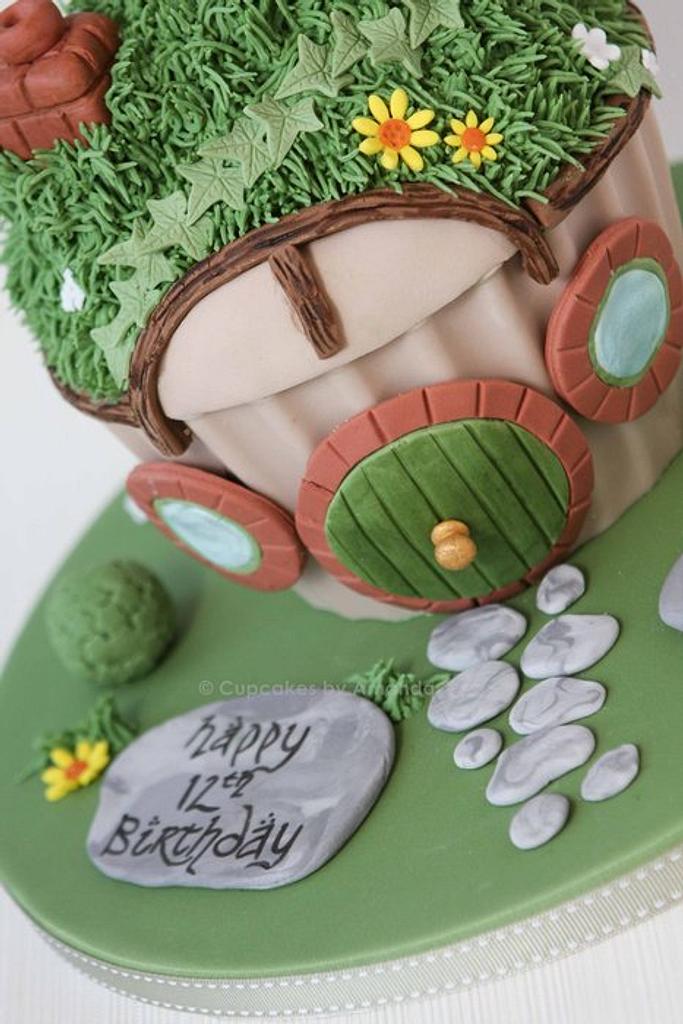 The Hobbit Giant Cupcake Cake by Cupcakes by Amanda The Hobbit Giant Cupcake Cake by Cupcakes by Amanda
