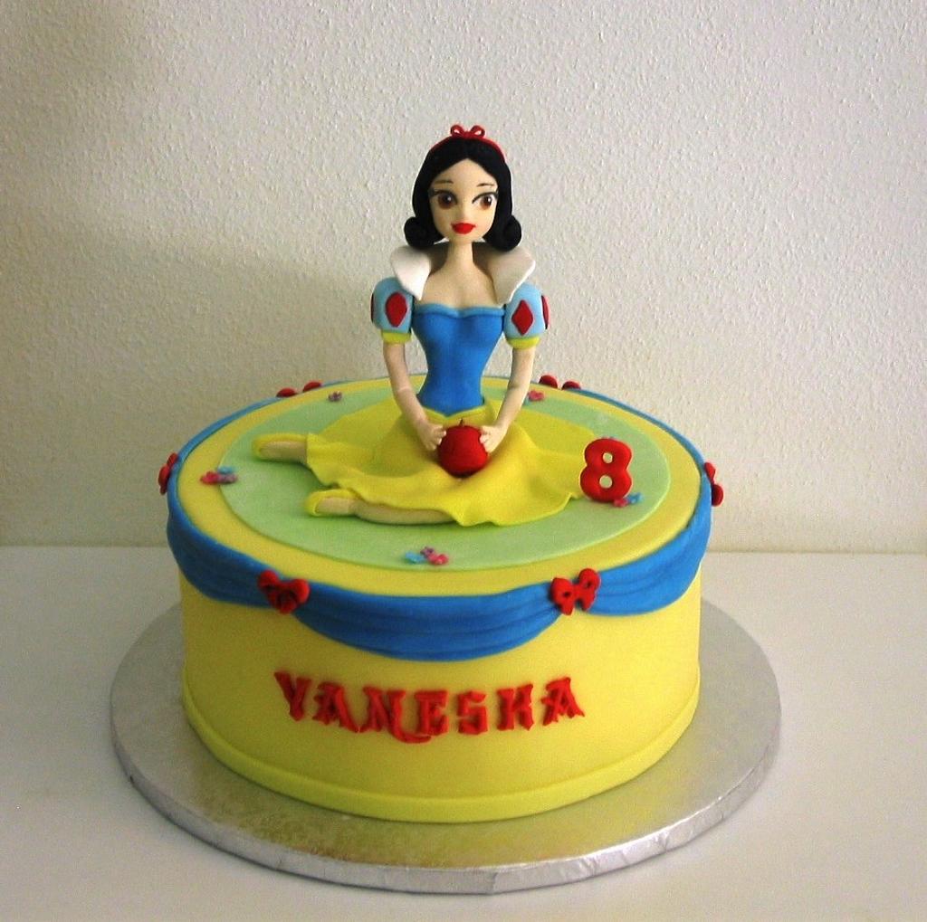 Snow White Princess Cake | Order Theme Cakes Online for your princess –  Kukkr