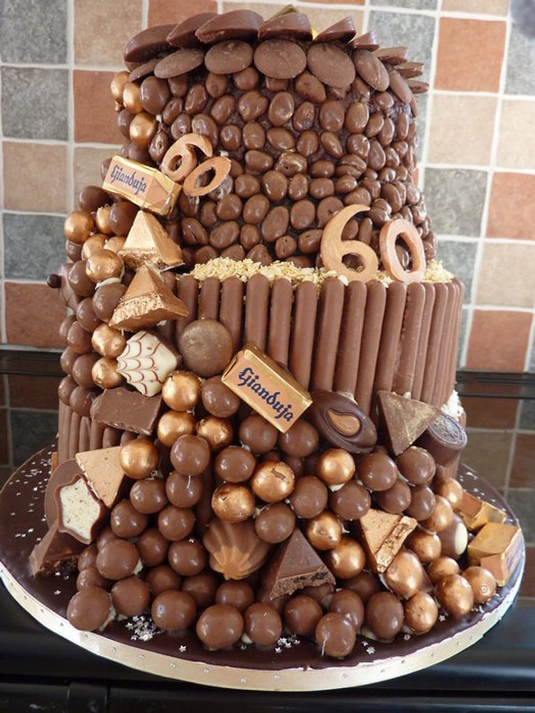 Big Choclate Cake Stock Photo - Download Image Now - Chocolate Cake, Large,  Cake - iStock