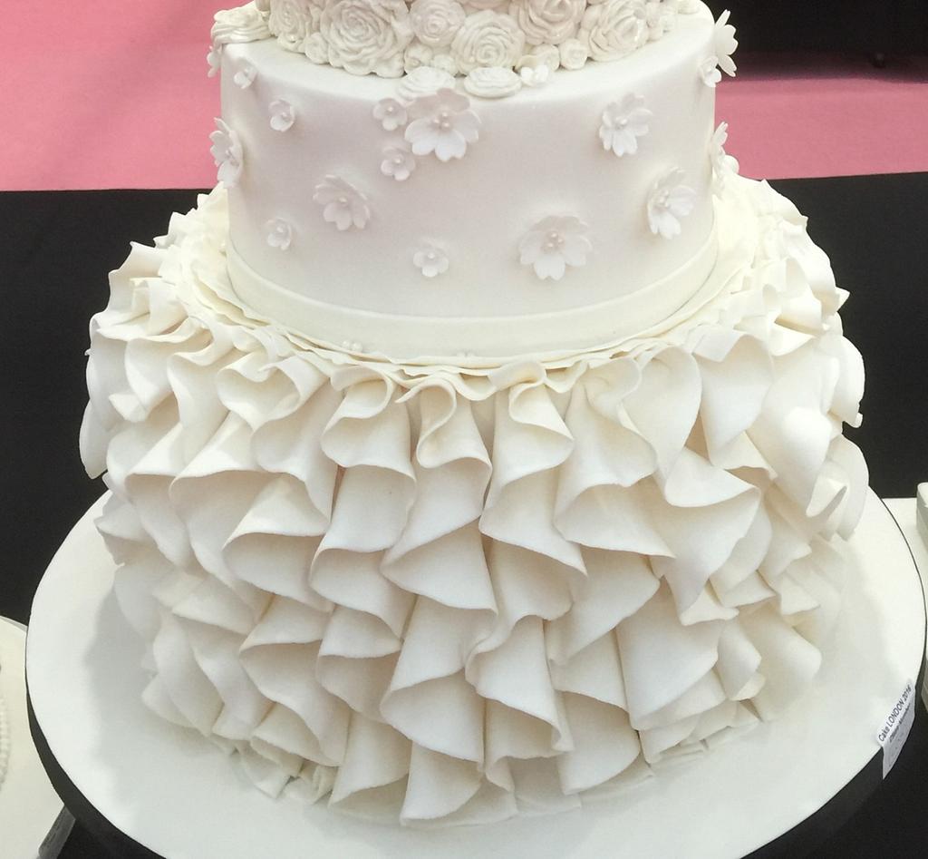 new frills cake - Cake by vida cakes - CakesDecor