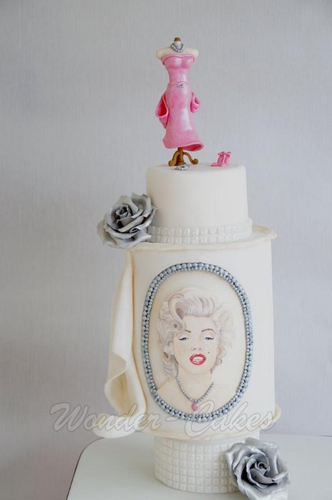 Marilyn Monroe Cake - Cake by Alice van den Ham - van - CakesDecor