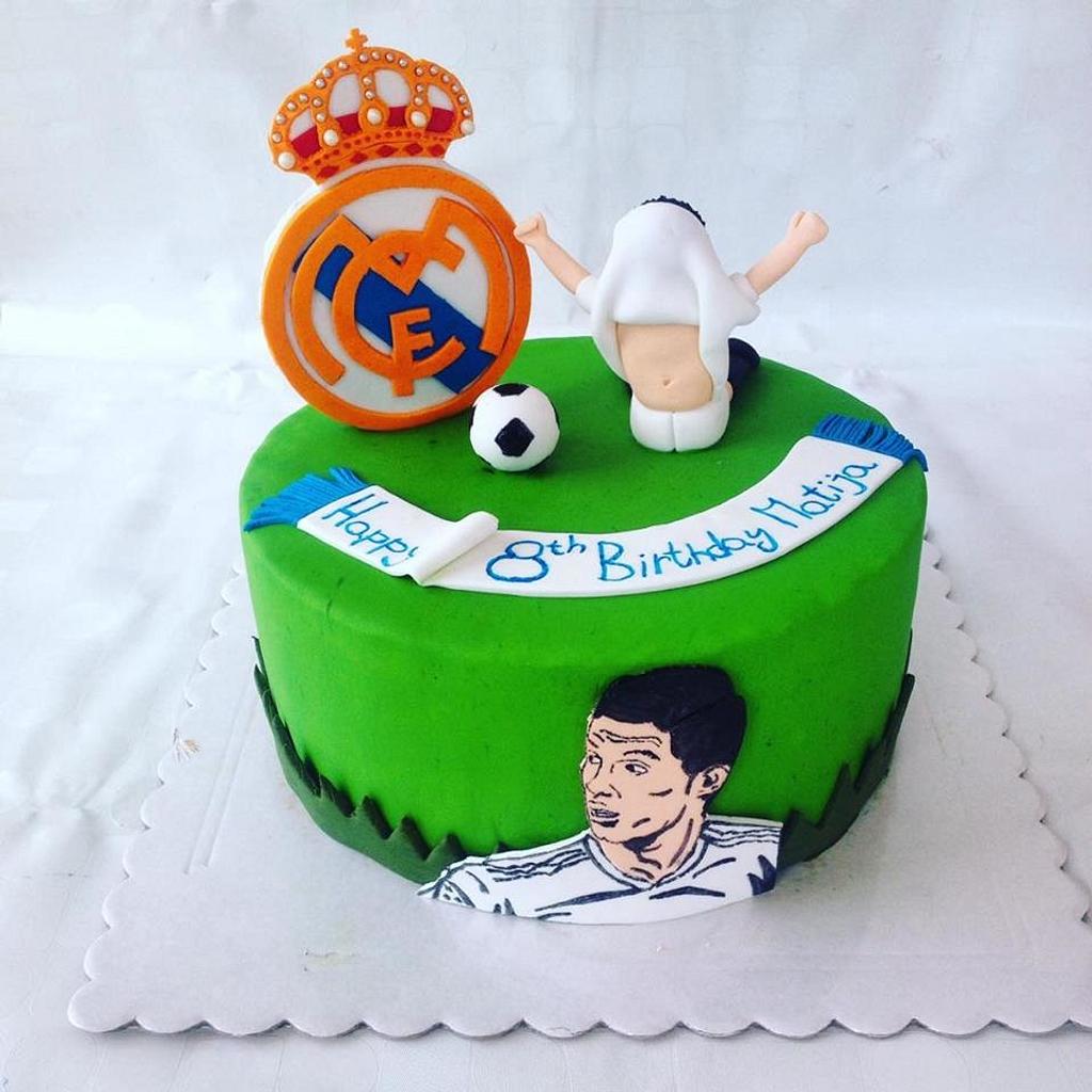 cristiano ronaldo cake - Decorated Cake by Skoria Šabac - CakesDecor
