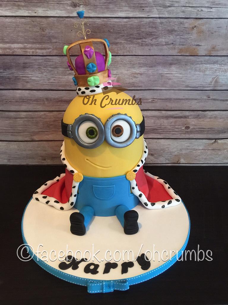 King Bob Minion - Decorated Cake By Oh Crumbs - Cakesdecor
