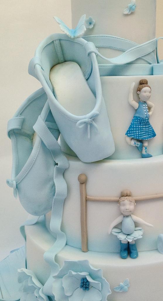 Just Dance - Cake by Samantha's Cake Design - CakesDecor