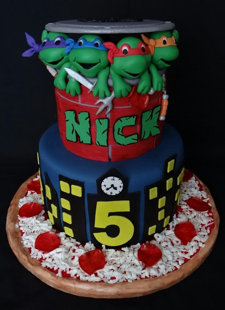 Dueling Ninja cake | My son wanted a cake with a black and w… | Flickr