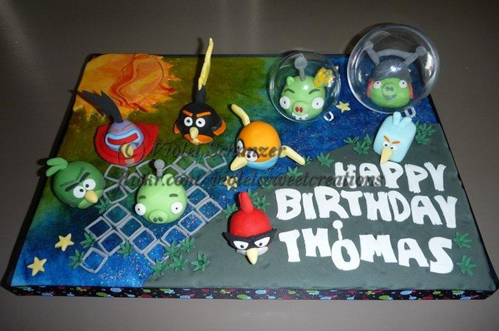 Bubbles - Angry birds cake - Decorated Cake by Dis Sweet - CakesDecor