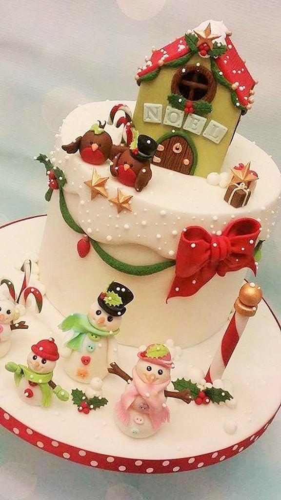 GOLD CI - Christmas Cake - Cake by Shereen - CakesDecor