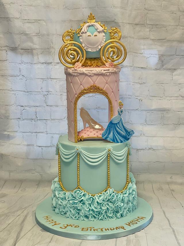 Cinderella Cake - Decorated Cake by Vee The Cake - CakesDecor