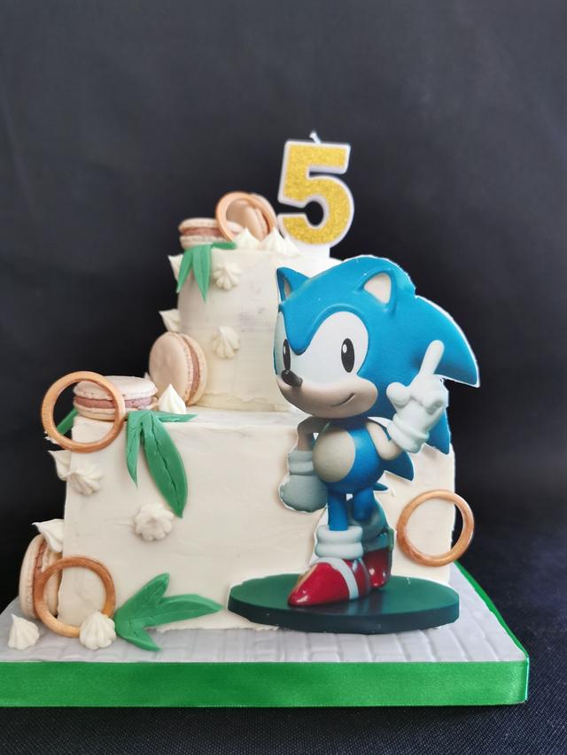 Sonic - Decorated Cake by ZuzanaHabsudova - CakesDecor