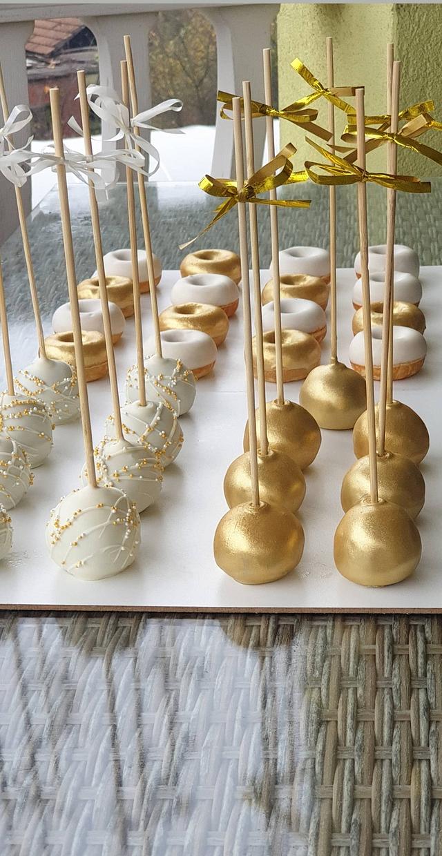 Cake pops - Decorated Cake by Prodiceva - CakesDecor