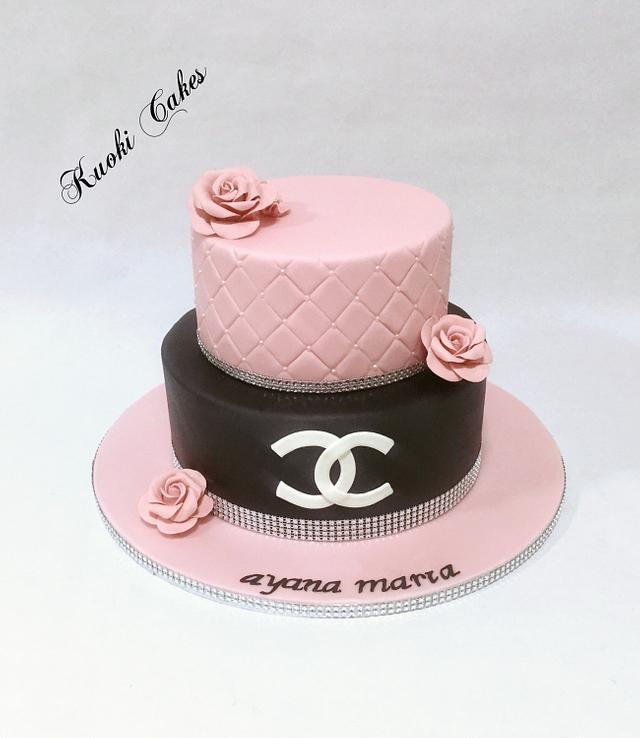 Chanel cake Birthday - Decorated Cake by Donatella - CakesDecor
