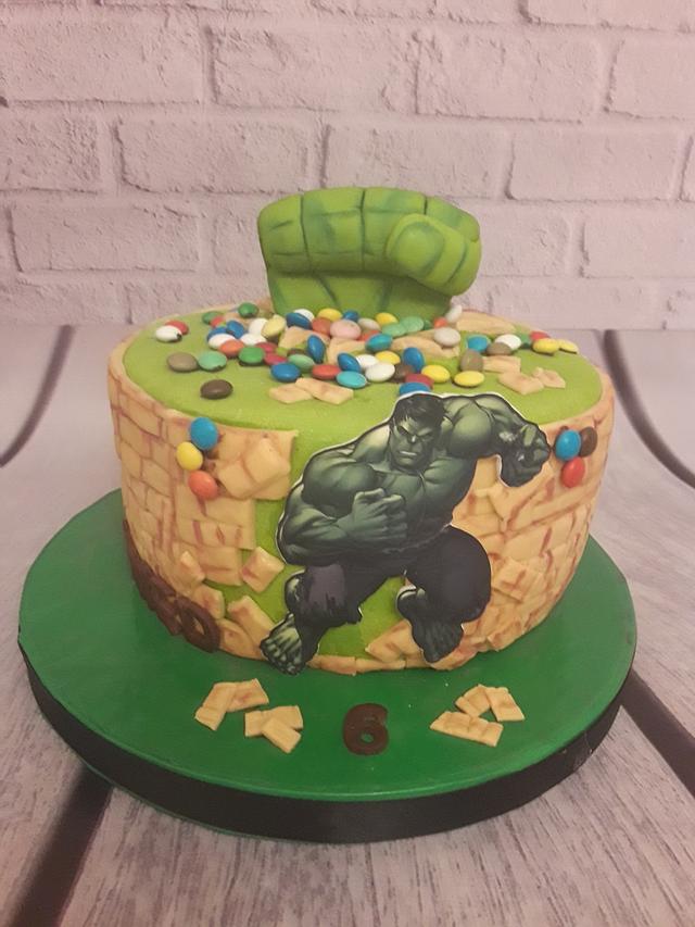 Hulk cake - Decorated Cake by Noha Sami - CakesDecor