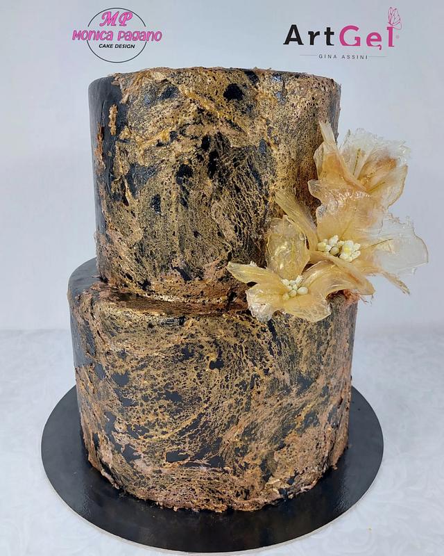 Torta Nero E Oro - Decorated Cake By Monica Pagano - Cakesdecor