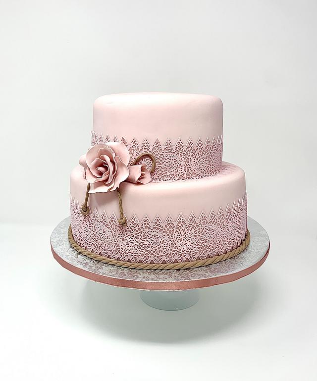 Lace Cake - Decorated Cake by Il Sogno di Annette - CakesDecor