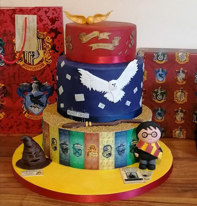 Harry Potter - Decorated Cake by SarahN - CakesDecor