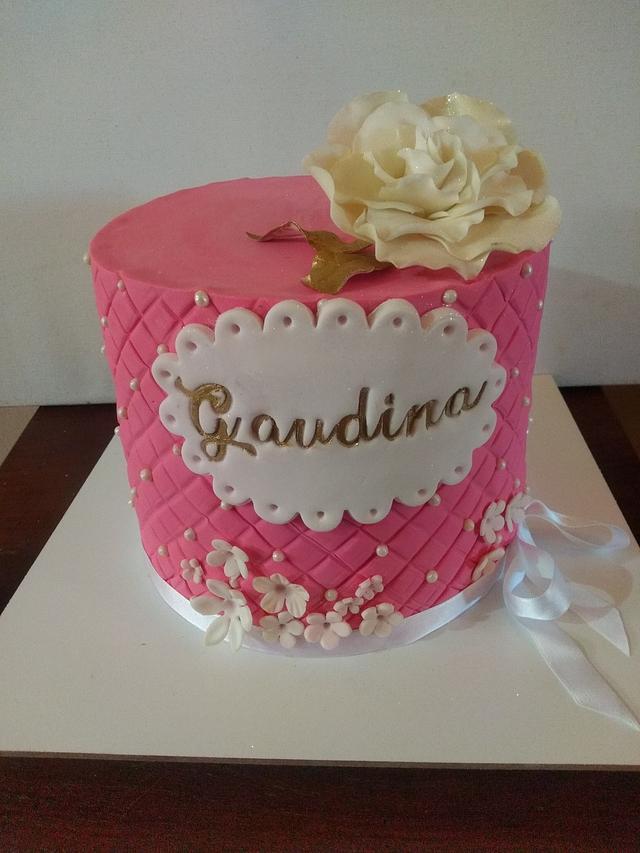 Capitoné y flores - Decorated Cake by Magda Pujadas - CakesDecor