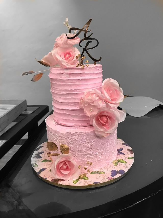 Whipped Cream Fresh Flower Cake💐 Enjoy this classic whipped cream 2 tier  cake decorated with a huge assortment of fresh flowers and gold… | Instagram