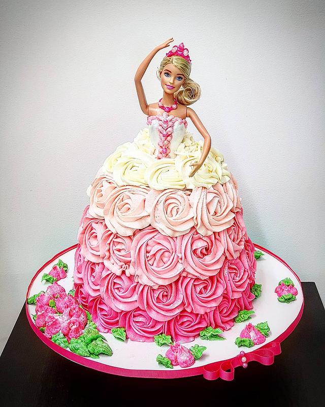 Barbie cake👸 - Decorated Cake by The Custom Piece of Cake - CakesDecor