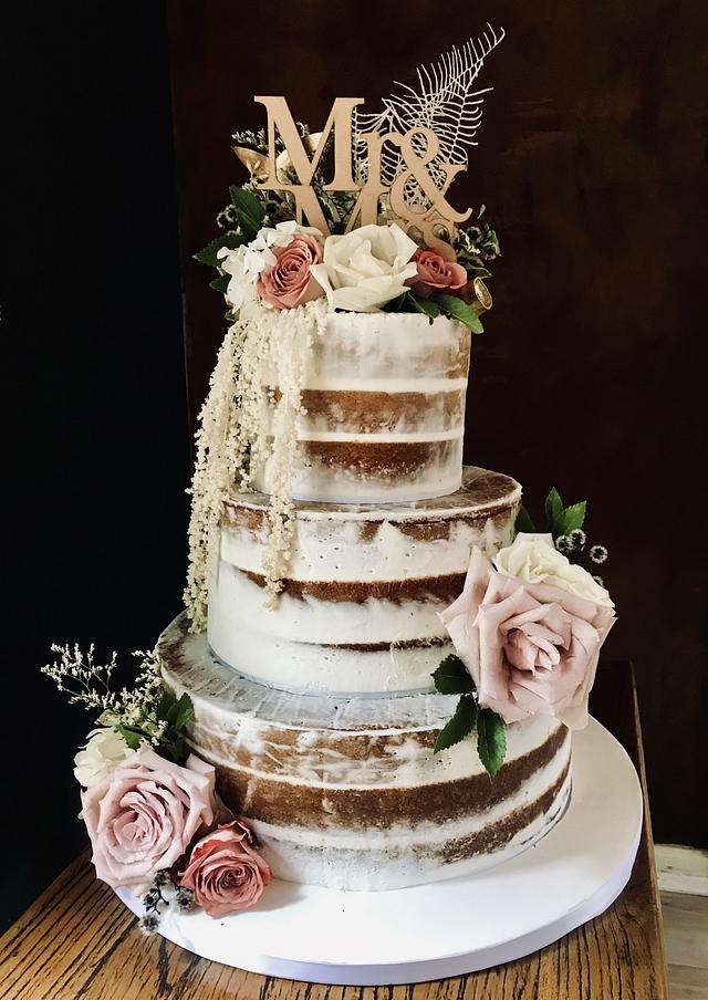 Rustic Art - Decorated Cake by The Noisy Cake Shop - CakesDecor