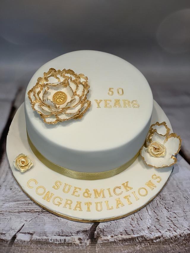 Golden wedding anniversary cake - Cake by Roberta - CakesDecor