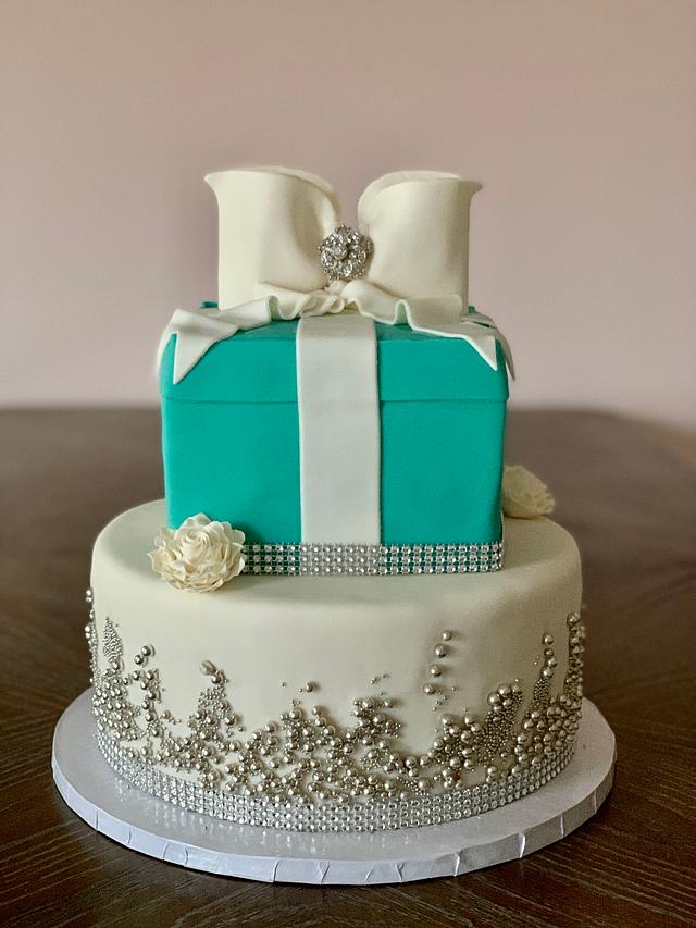 Tiffany themed birthday cake - Decorated Cake by - CakesDecor