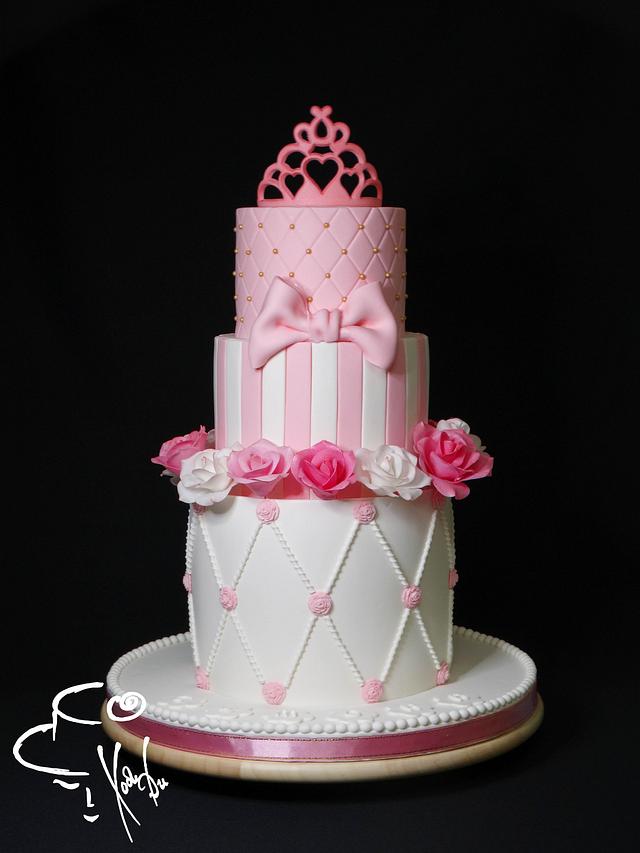 Princess cake in pink - Decorated Cake by Diana - CakesDecor