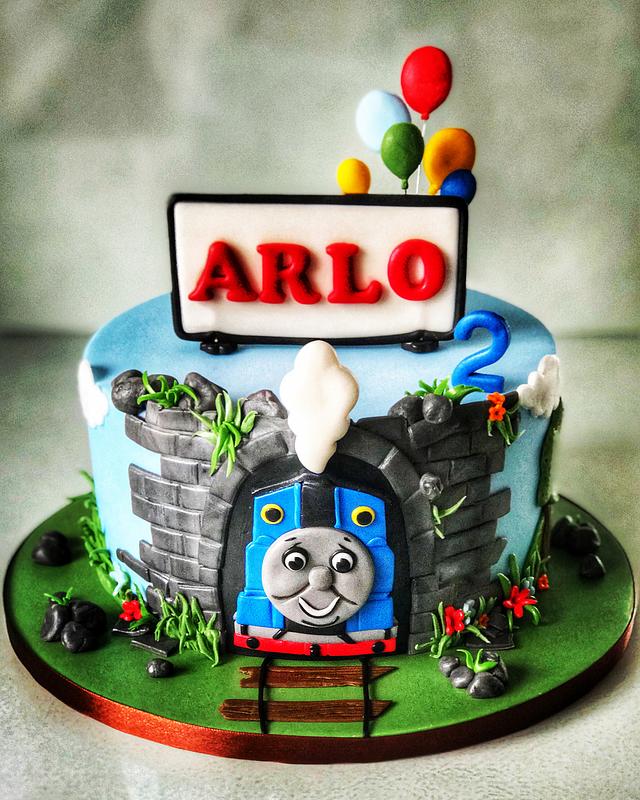 Thomas The Tank - Decorated Cake by Lorraine Yarnold - CakesDecor