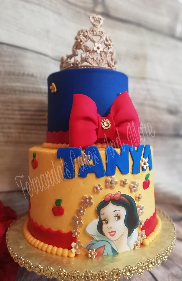 Snow white cake - Decorated Cake by Fernandas Cakes And - CakesDecor