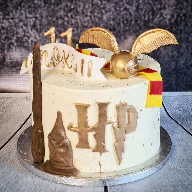 Harry potter cake - Decorated Cake by Crazy cake lady - CakesDecor