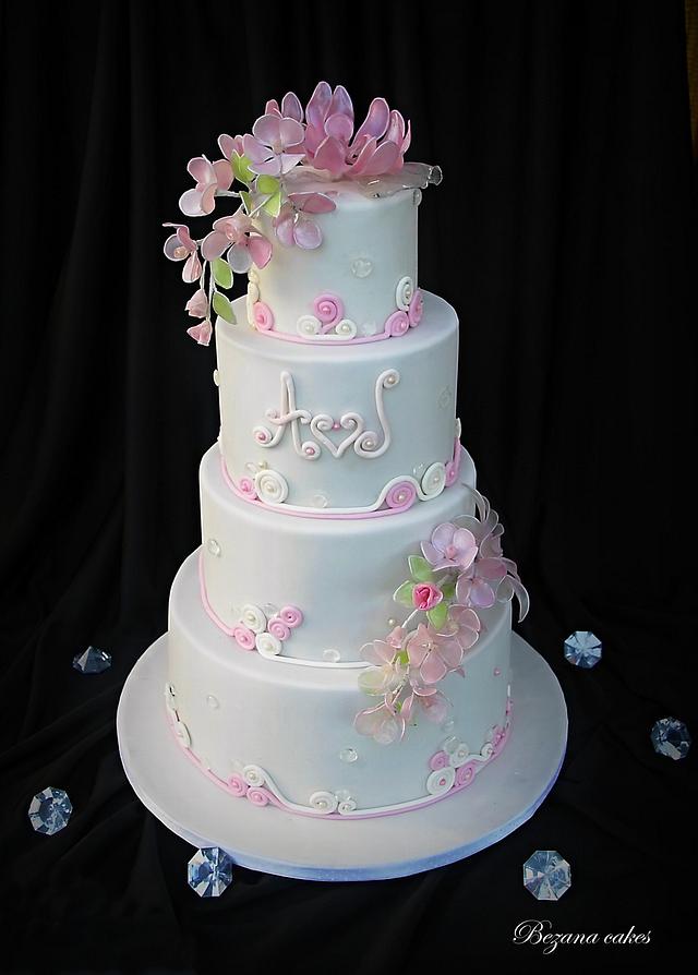 Wedding cake - Decorated Cake by Zuzana Bezakova - CakesDecor