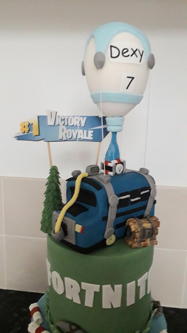 Fortnite cake - Cake by Sue - CakesDecor